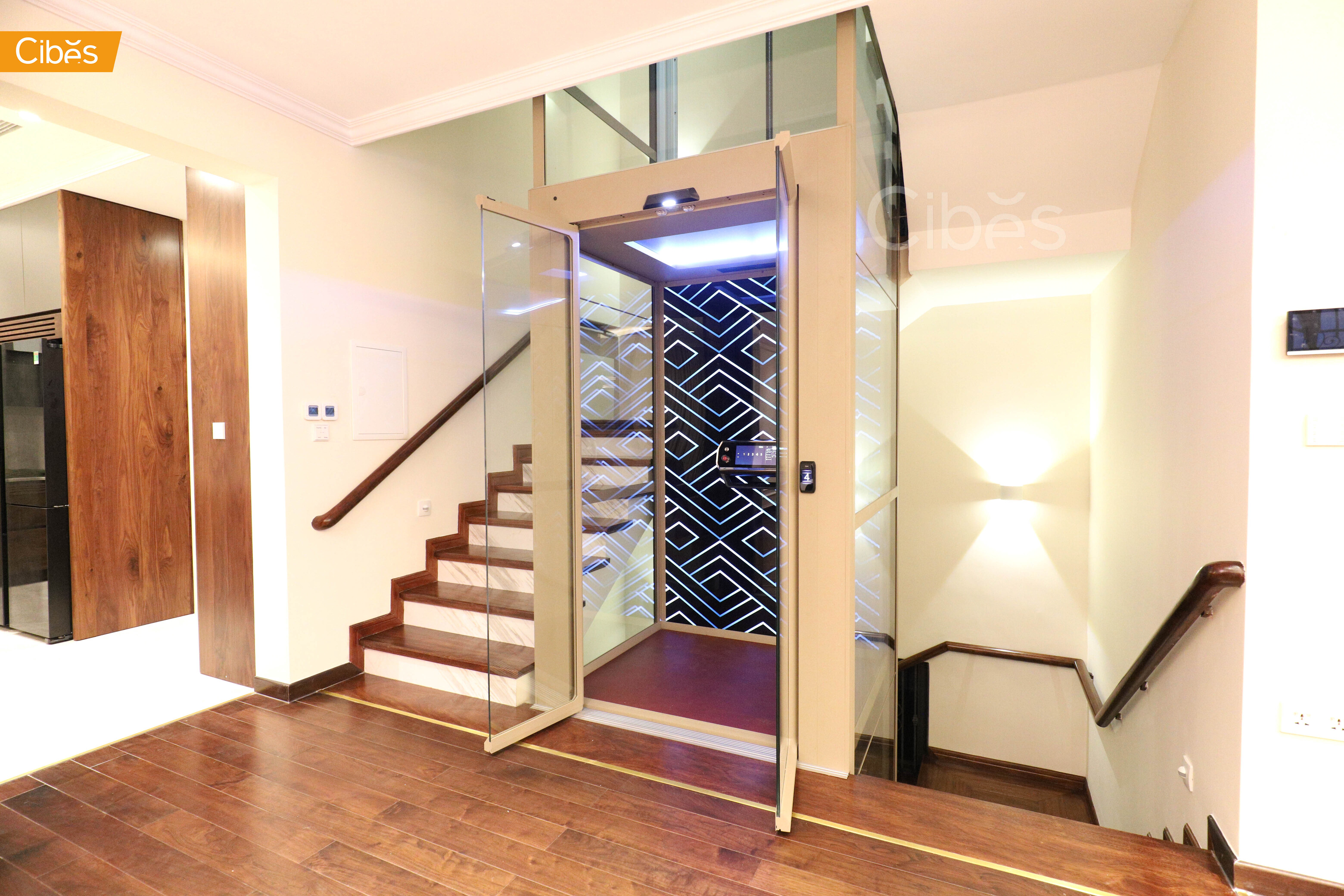 Lý Nam Đế HN - Cibes Voyager V90 Galaxy